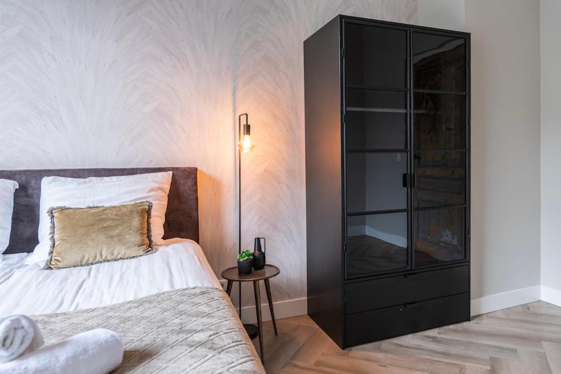 טילבורג Xxl Loft With Bath Located Stadsvilla מראה חיצוני תמונה