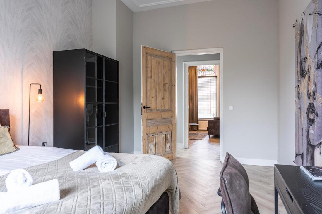 טילבורג Xxl Loft With Bath Located Stadsvilla מראה חיצוני תמונה