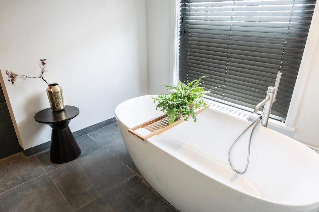 טילבורג Xxl Loft With Bath Located Stadsvilla מראה חיצוני תמונה