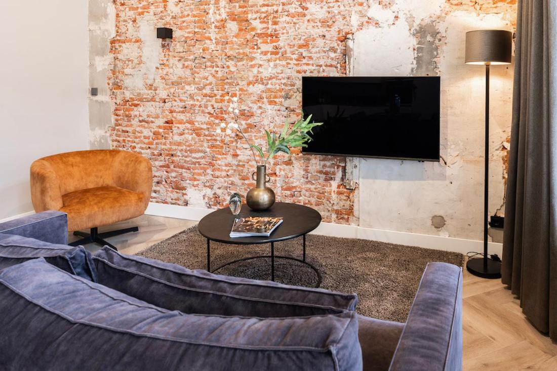טילבורג Xxl Loft With Bath Located Stadsvilla מראה חיצוני תמונה